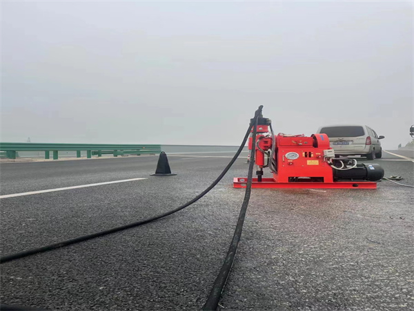 平坝马路路基路面开裂下沉注浆加固灌浆